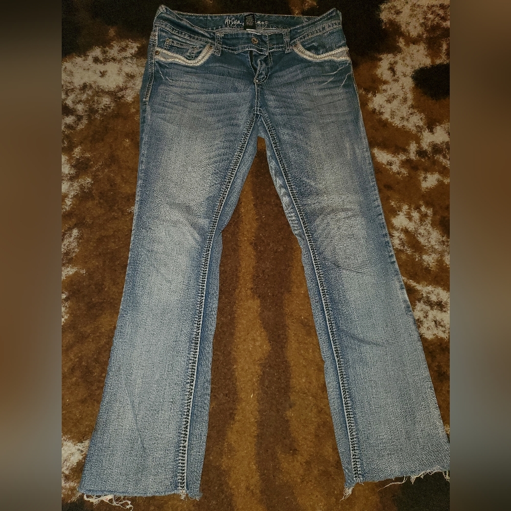 Ariya Jean's size 9/10 short